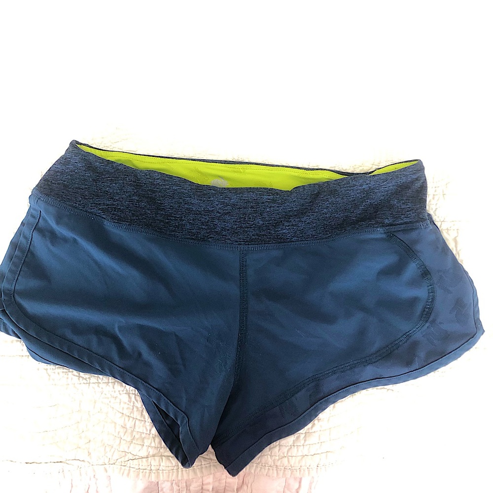 rabbit navy blue catch me if you can 2.5” short